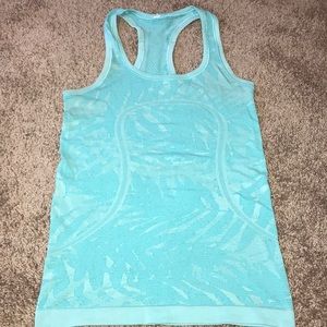 Lululemon razor back tank💙